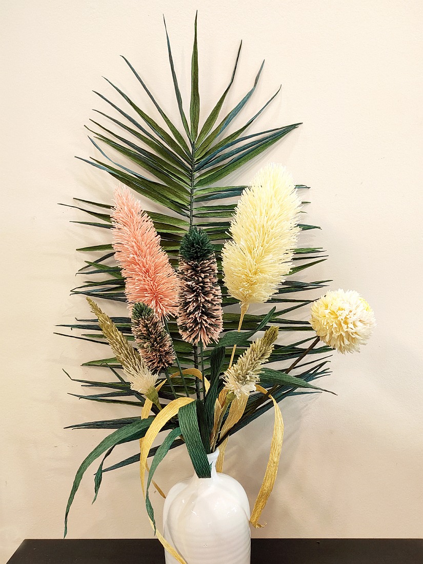 Dísz pampafüvek és pálmalevél