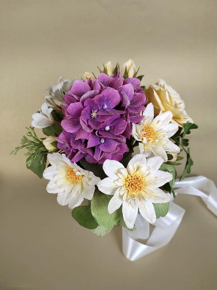 Vegyes csokor dáliával és hortenziával