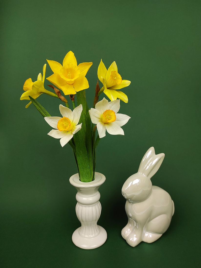 Húsvéti dekoráció papír nárcisszal